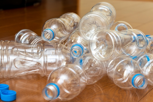 ペットボトルがリサイクルされるまで｜長岡市の遺品整理・不用品回収業社｜株式会社 丸共